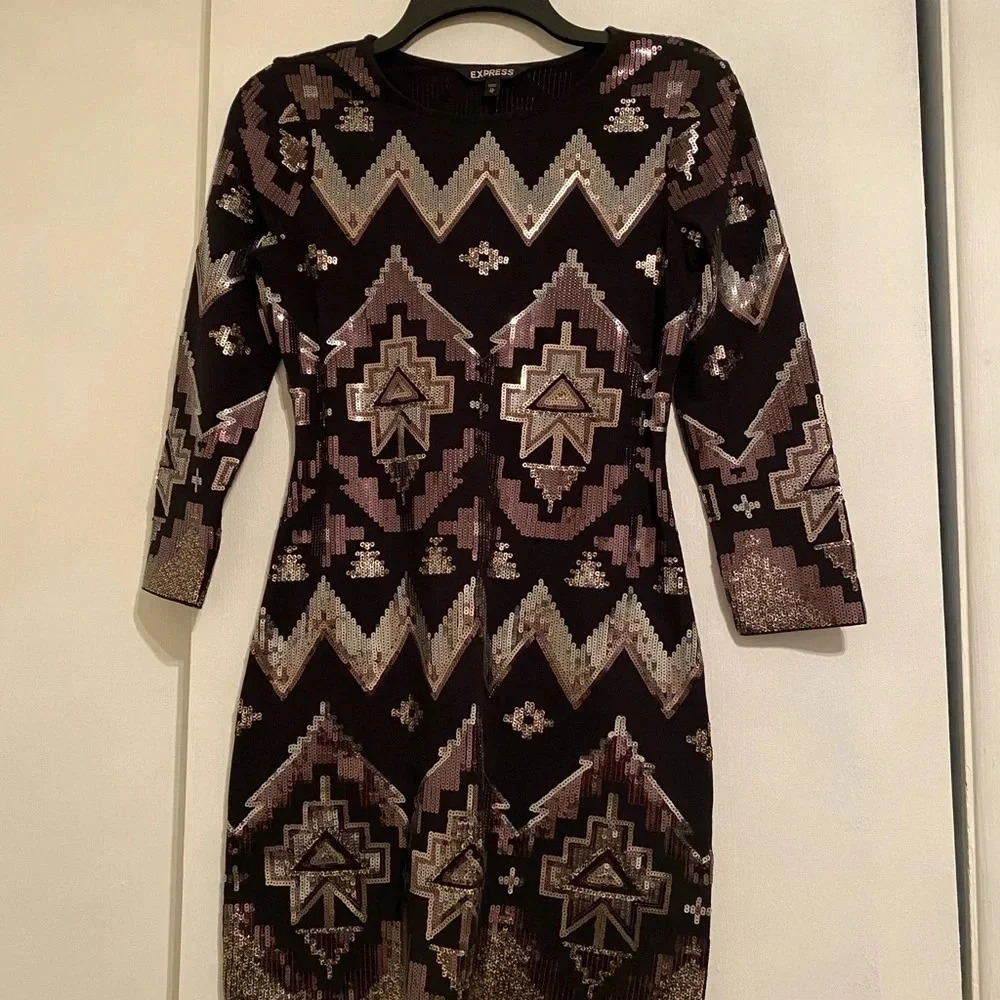 Express Black and Silver Mixed Sequins 3/4 Sleeve Stretch Body-Con Dress, XS